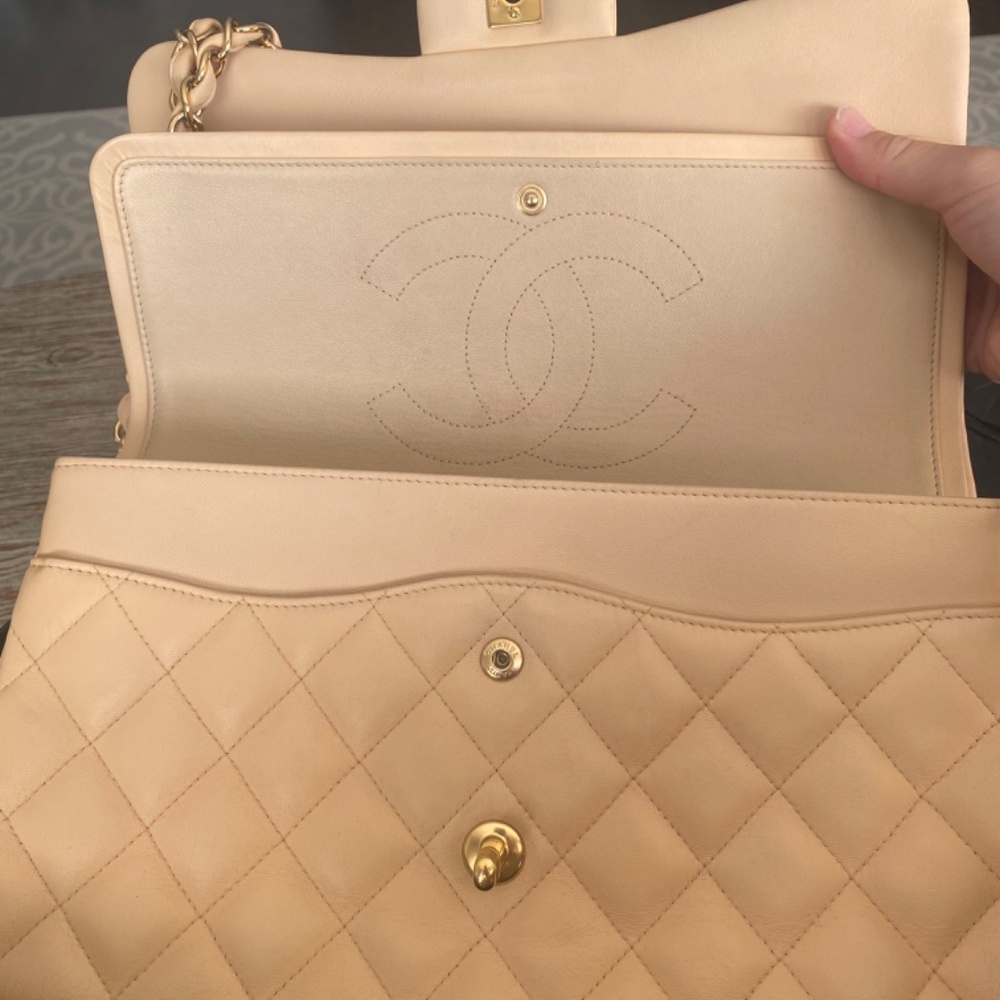 Chanel Jumbo Double Flap - Picture 4 of 8